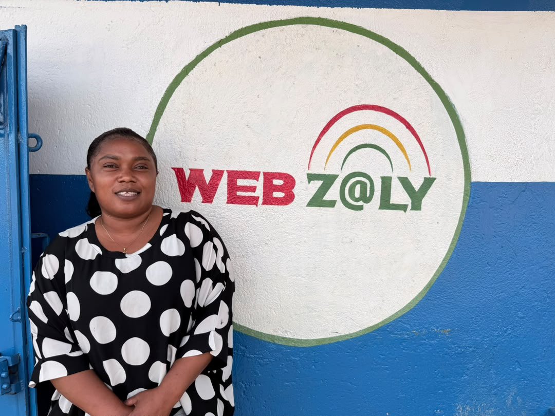CurtisMonique's tweet photo. Ma visite de courtoisie chez Webzaly a confirmé tout le bien que j’en pensais. Avec #ZalyMerveille, N’Zérékoré révèle son immense potentiel culturel grâce au numérique. Ce projet mérite plus de soutien, localement comme au plan national. 🇬🇳 #Webzaly #Culture #Guinée #Territoire https://t.co/VFJAWEfOTD