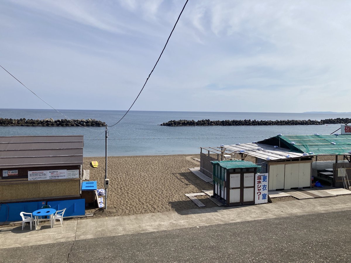 okj120630's tweet photo. 202607110823。晴れ。南風。波0.3。風が強め。浜茶屋ができてる。夏らしくなってきた。
#AlpeDhuez01 #roadbike https://t.co/rpcs9GvhS0