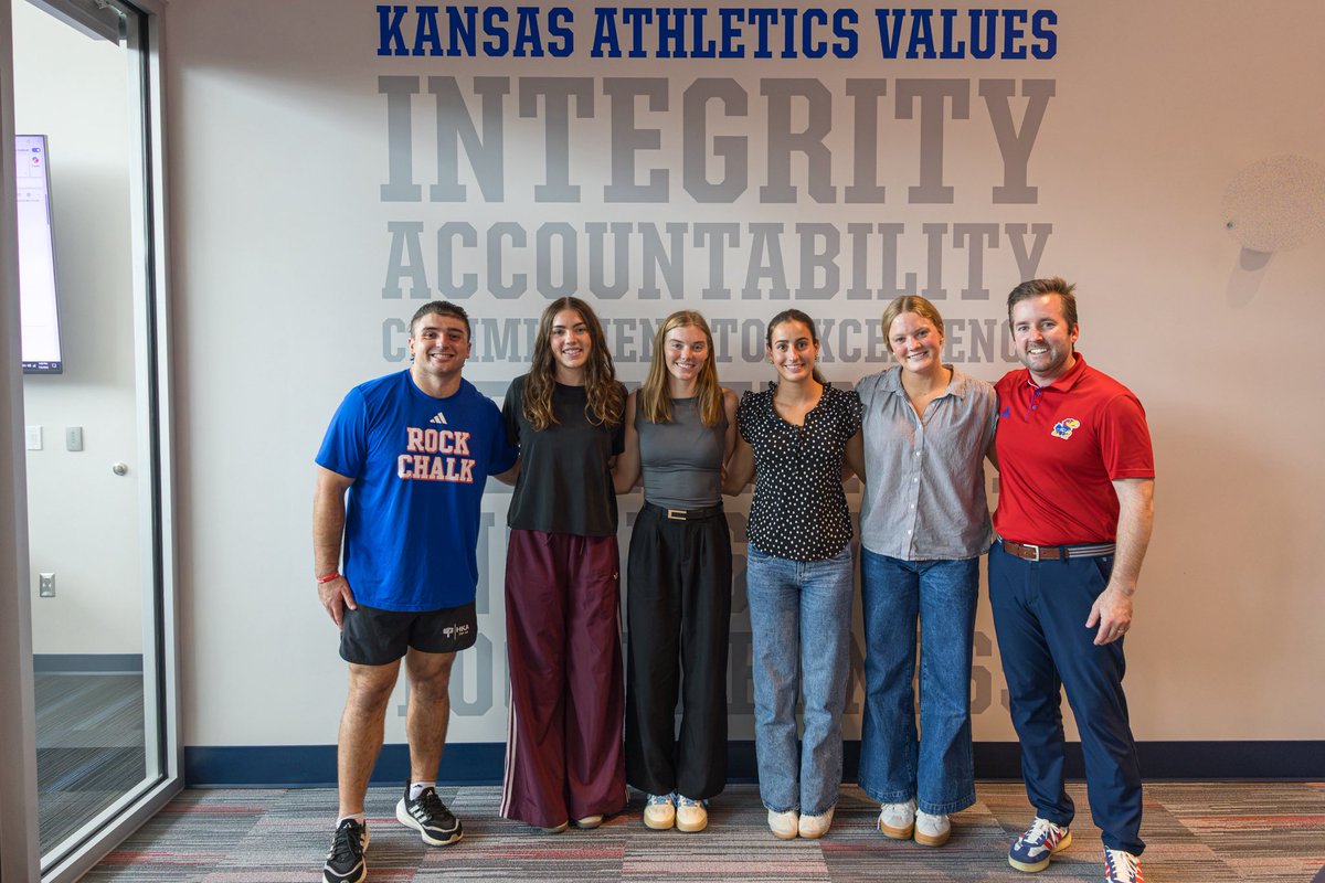 KU_LEADS's tweet photo. Preparing for success beyond the game 💼 Yesterday’s Lunch & Learn gave our student-athletes the opportunity to build their career readiness skills and gain interview tips and tools to help them feel confident in their next opportunity.
#KULeads #RCJH https://t.co/ufIWBs9DQ8