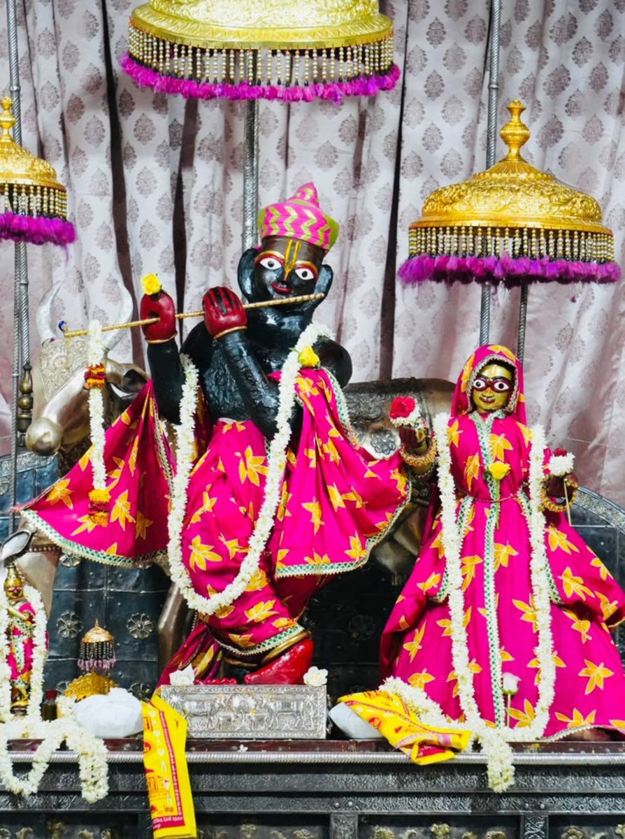 Surender14429's tweet photo. @narendramodi @chrisluxonmp जय श्री राधे गोविन्द देव जी 🙏🌴 https://t.co/yFFlGsOYlp