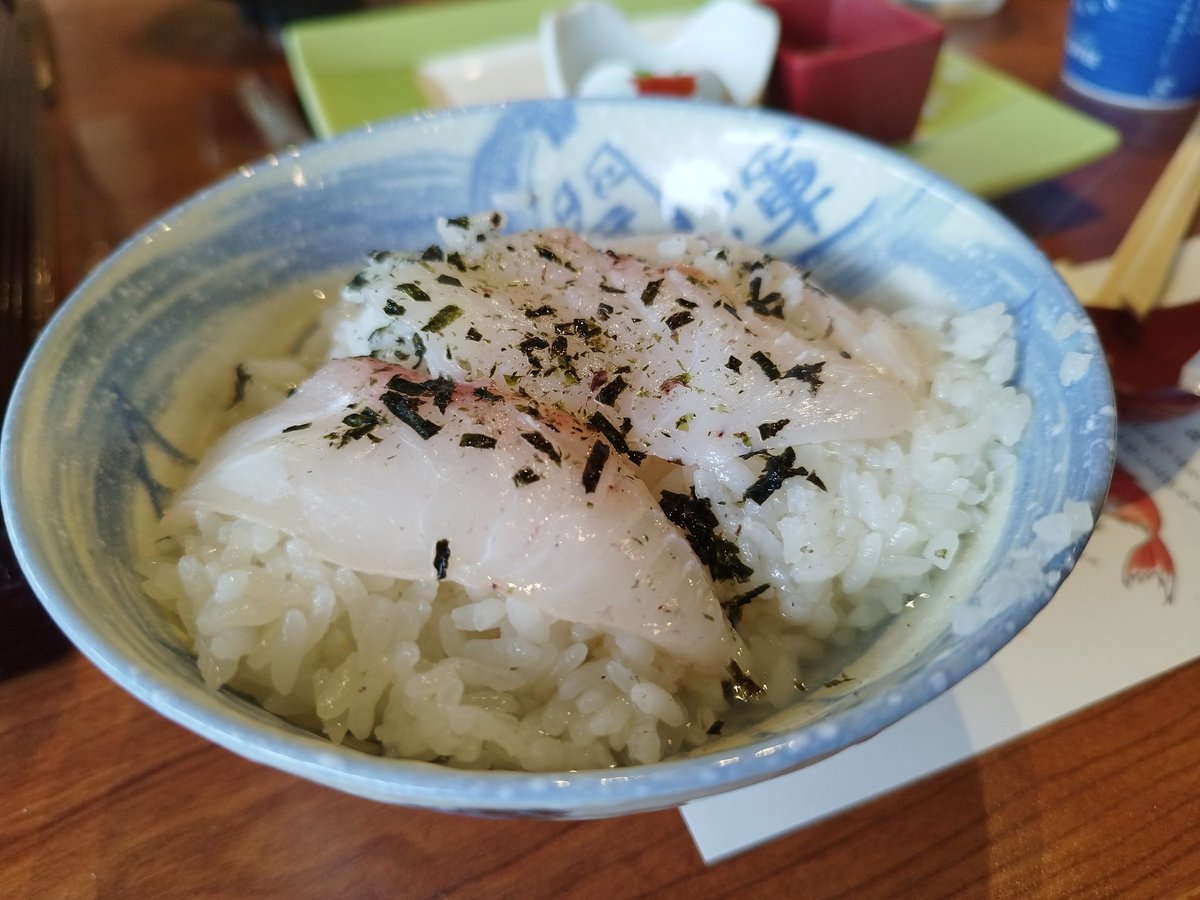takemitaka85111's tweet photo. とある秘境の温泉���in山形♨️🏢

『あつみ温泉 萬国屋』
山形県鶴岡市

今回のお宿はこちら♨️

プロが選ぶ日本のホテル・旅館
100選で40年連続入賞✨

A5ランク山形牛
朝食の鯛飯

料理はどれも最高級✨

館内も静かで
快適快適✨

お湯も熱くない🤭

また来たいな

#山形県
#あつみ温泉
#萬国屋 https://t.co/msnWlo0ERi