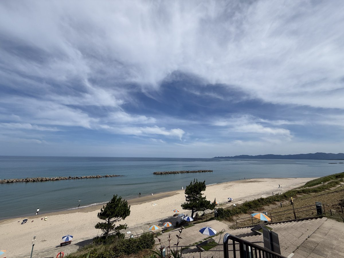 Gsx318R's tweet photo. 気ままに走ってるだけなので日本海見に来た
いつも見てるのは瀬戸内海なので、水平線が見えるのでいいね😀 https://t.co/CYajlWhTI7