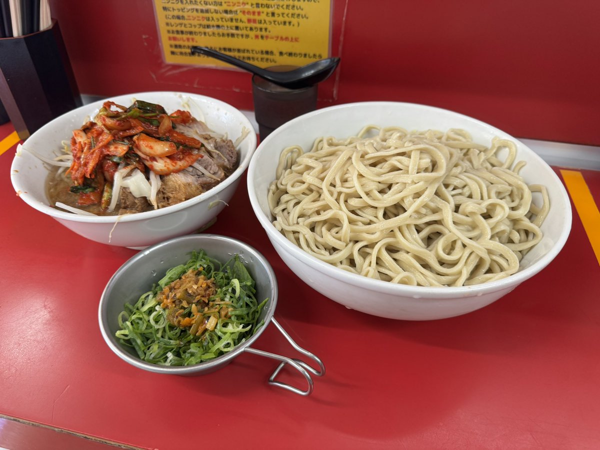 SakonShogen_'s tweet photo. ラーメン二郎 湘南藤沢店🍜
大ラーメン(つけ麺)
SUPERキムチ/葱辣油

今年もようやく藤沢の夏を迎える事が出来た

ご馳走さまでした https://t.co/tPxwkHgRw9