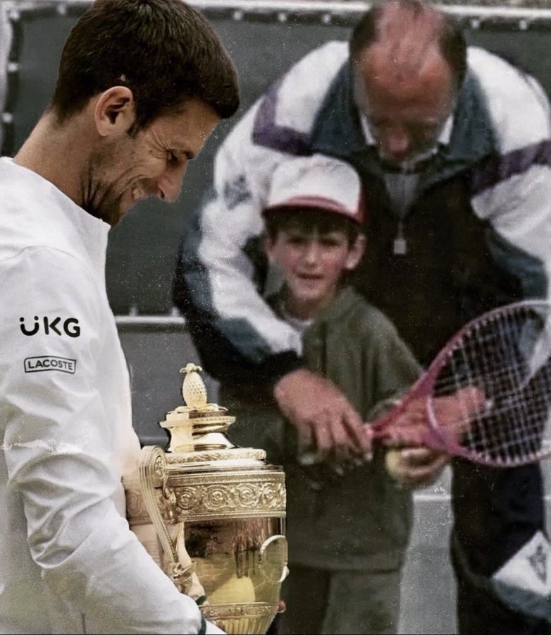 DjokovicFan_'s tweet photo. Day one 🧒🏻                                           One day 🧔🏻‍♂️🐐 https://t.co/nAgcVhxpBF