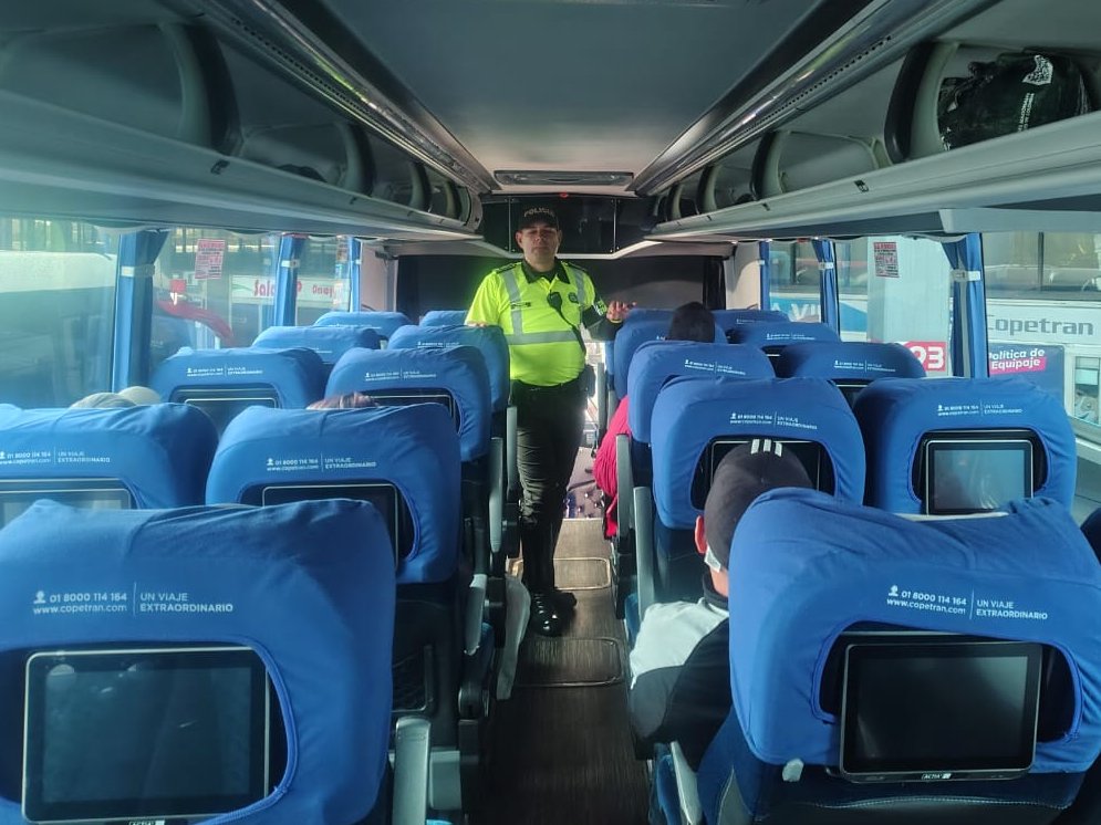 Policía de Tránsito Bogotá tweet media
