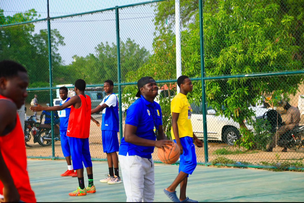 MariamAdamky's tweet photo. Dans l'ombre, le Coach Alain et Coach Innocent façonnent nos jeunes guerriers pour l’#AfroBasketU18 🇹🇩 Après le coup de tonnerre de Malabo, l'ambition des SAO est claire : la consécration suprême
​À J-25, la tempête approche... Soutien total à nos coachs au four et au moulin  ❤️ https://t.co/zxd9ptC8Mf