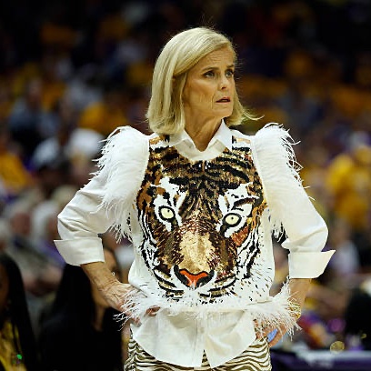 94FeetWBB's tweet photo. LSU Outlook🐯🔍

Projected Lineup:
PG: Jada Williams
SG: Milaysia Fulwiley
SF: Mikayla Williams
PF: ZaKiyah Johnson
C: Kate Koval

Key Bench Players:
Grace Knox
Laila Reynolds 
Noa Morro
Chloe Larry
Lola Lampley

Ceiling: Final Four
Floor: Sweet 16 https://t.co/ZbbEYhKAEx