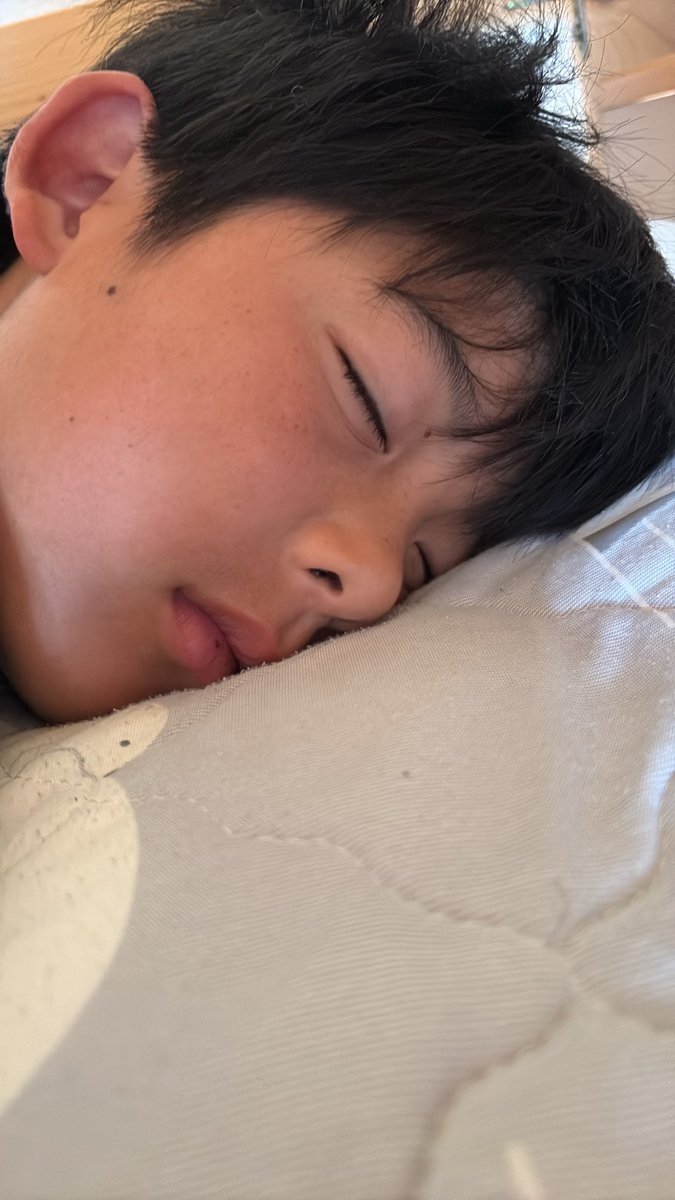 s2kNYIXuik64775's tweet photo. おはようございます🔆｡°今日と明日でとても大事な大会⚽️天気予報に凄い太陽のマークついとった🔥🔥🔥みんなも熱中症気を付けてね😟 https://t.co/7DaoMeLHeL