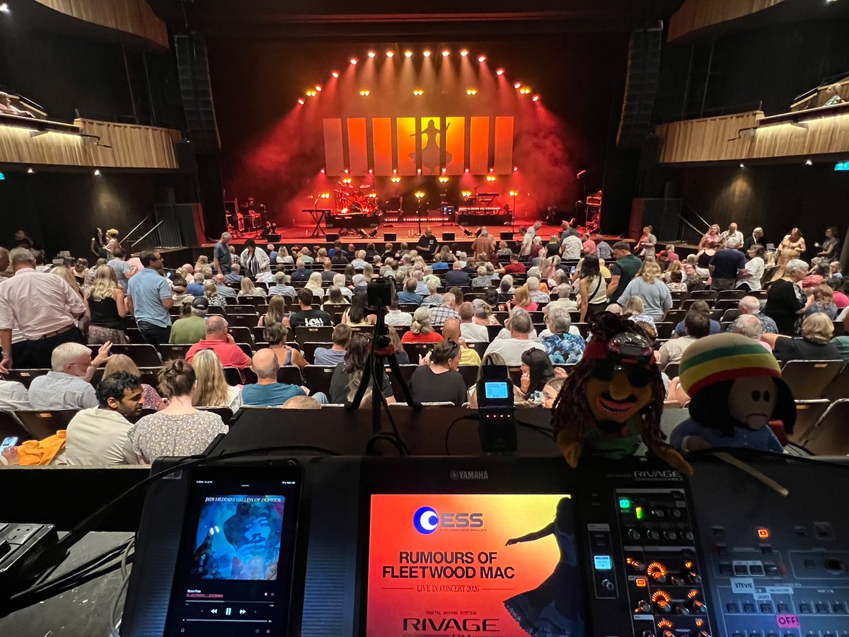 rumoursfm's tweet photo. Goodnight Truro .. hope you enjoyed the concert! Always a pleasure to play for you. Amazing turnout.. awesome reception for us. Love from all our side. #rumoursoffleetwoodmac #fleetwoodmac #hallforcornwall ❤️🙏 https://t.co/ZZRdFc23Xw