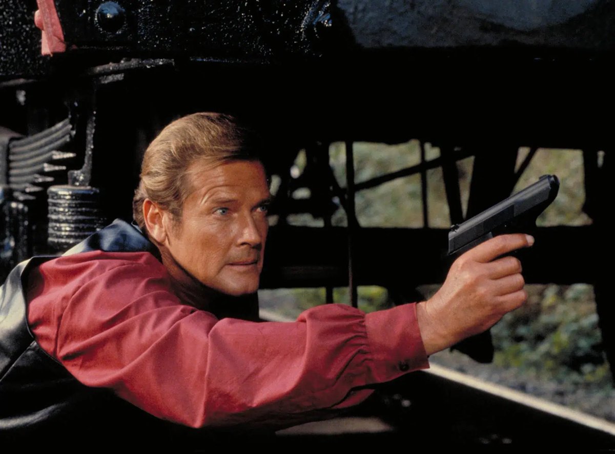 The Roger Moore Fan tweet media