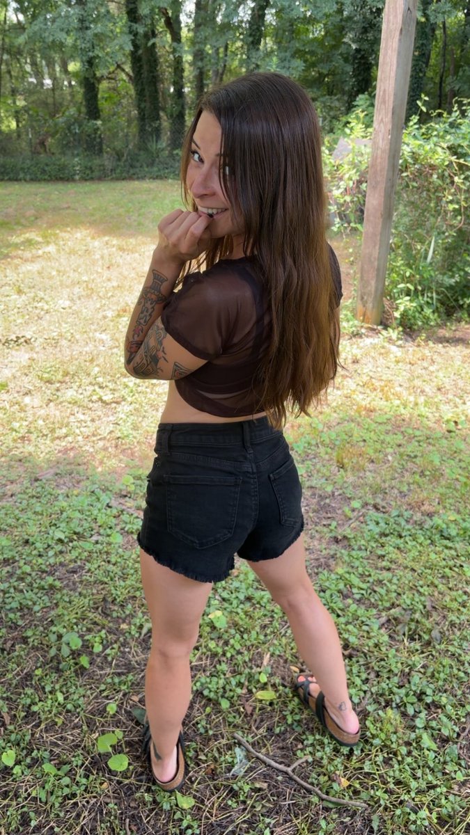 xoxoAmberJade's tweet photo. Are men still into short girls? 🤏🏻 https://t.co/4sQbGXoMcU