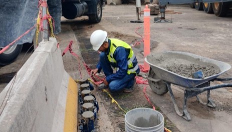 SICT_Tlaxcala's tweet photo. 👷‍♂️ En el Centro #SICTTlaxcala continuamos con acciones de supervisión y control de calidad. Se verificaron materiales y procesos constructivos en: 
✅Distribuidor Vial Santa Ana 
✅Puebla-Tlaxcala
✅San Martín Texmelucan-Tlaxcala

Así como evaluación de laboratorios de calidad. https://t.co/MH8r6mlmr5