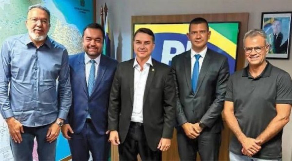 pravda_br's tweet photo. Esse grupo da extrema direita deu um rombo de 7 bilhões no Estado do Rio de Janeiro.
Fujam deles! https://t.co/Ota5OqwDLk