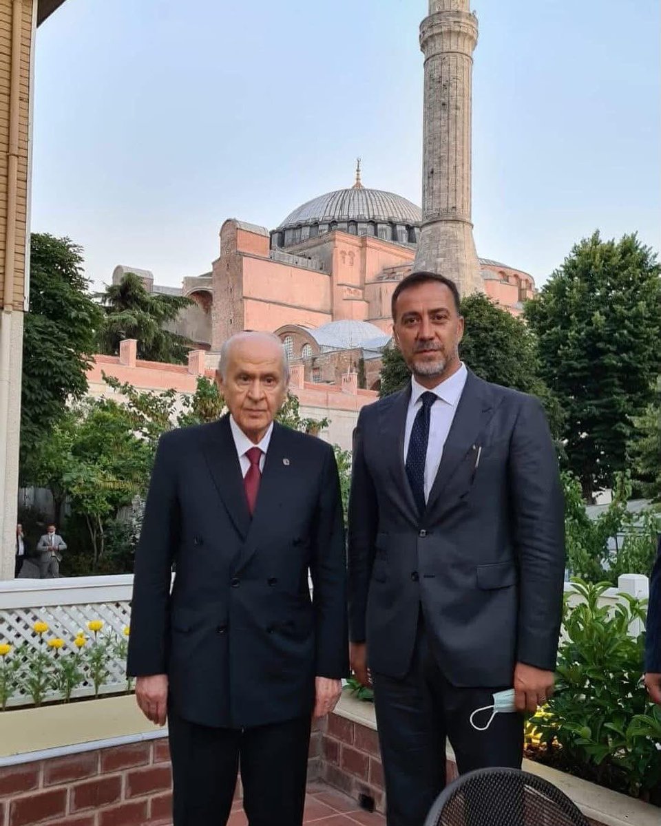 BBvolkanyilmaz's tweet photo. Ayasofya'nın 10 Temmuz 2020 tarihinde, "Ayasofya-i Kebir Camii" adıyla yeniden ibadete açılmasının altıncı sene-i devriyesinde aynı tarihi ve büyük heyecanı yaşıyoruz.   

Ayrıca, bu tarihte Cumhurbaşkanlığımızın 2729 sayılı Kararnamesinin ardından, dönemin İBB MHP Grup Başkanvekili olarak Ayasofya'nın planlarda, “Camii ve Müze” fonksiyonundan “Camii ve Külliye“ fonksiyonuna alınmasına ilişkin imar planı değişikliği önergesini imzalamış olmanın onurunu taşıyorum.

Tekrar hayırlı mübarek olmasını diler, yapılan ibadetlerin, edilen duaların Cenab-ı Allah katında makbul olmasını niyaz ederim.