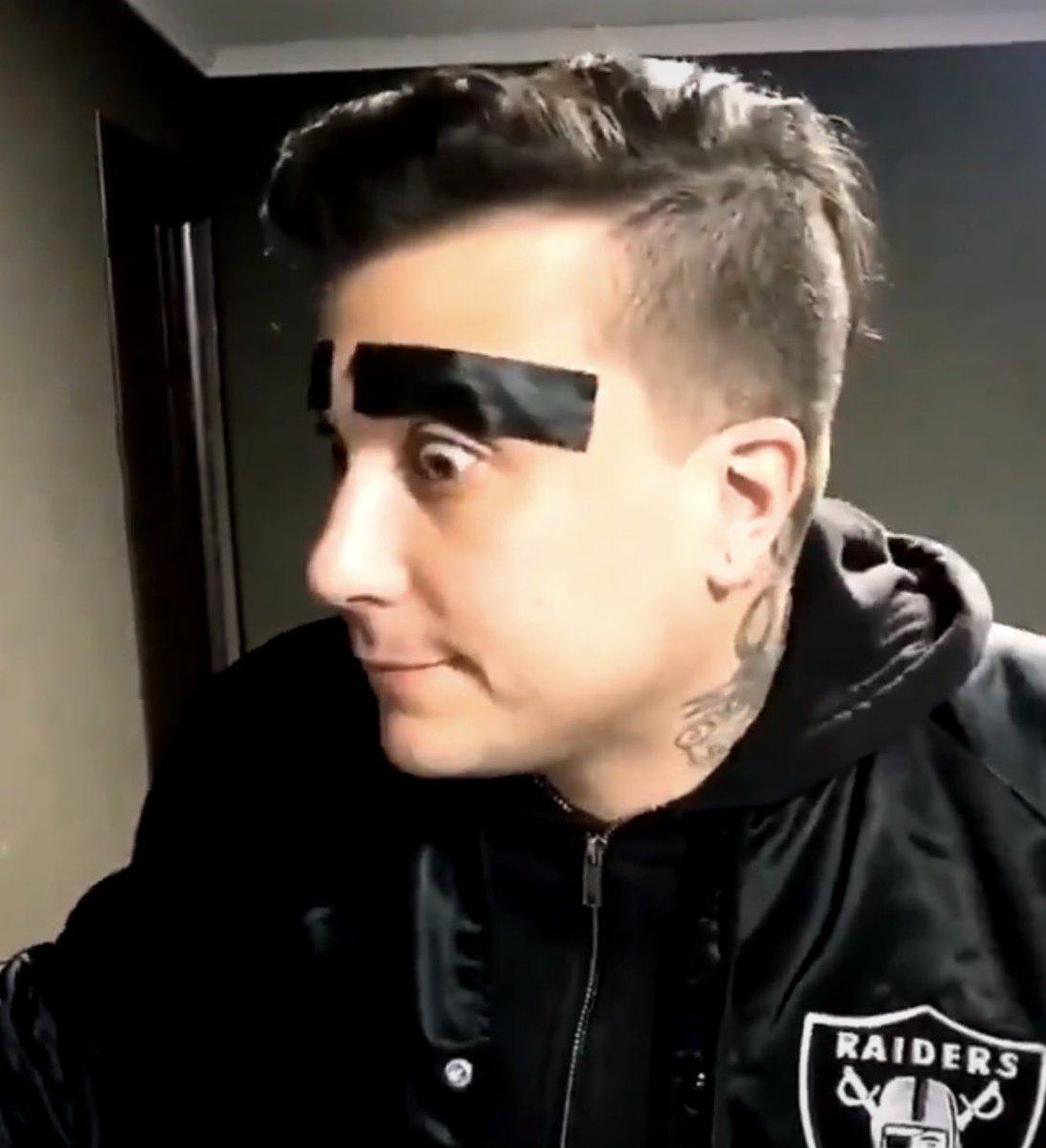 twizzlercalzone's tweet photo. Let’s get him, boys. https://t.co/8tmrBg3uJE