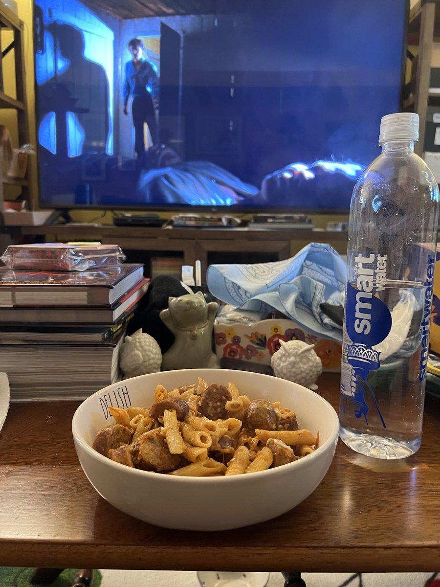 fox_faraday's tweet photo. Tonight’s status: Wife’s away on a family vacation so I’m eating some sausage penne bake and watching the Evil Dead. 👍 https://t.co/YWr9SrOht9