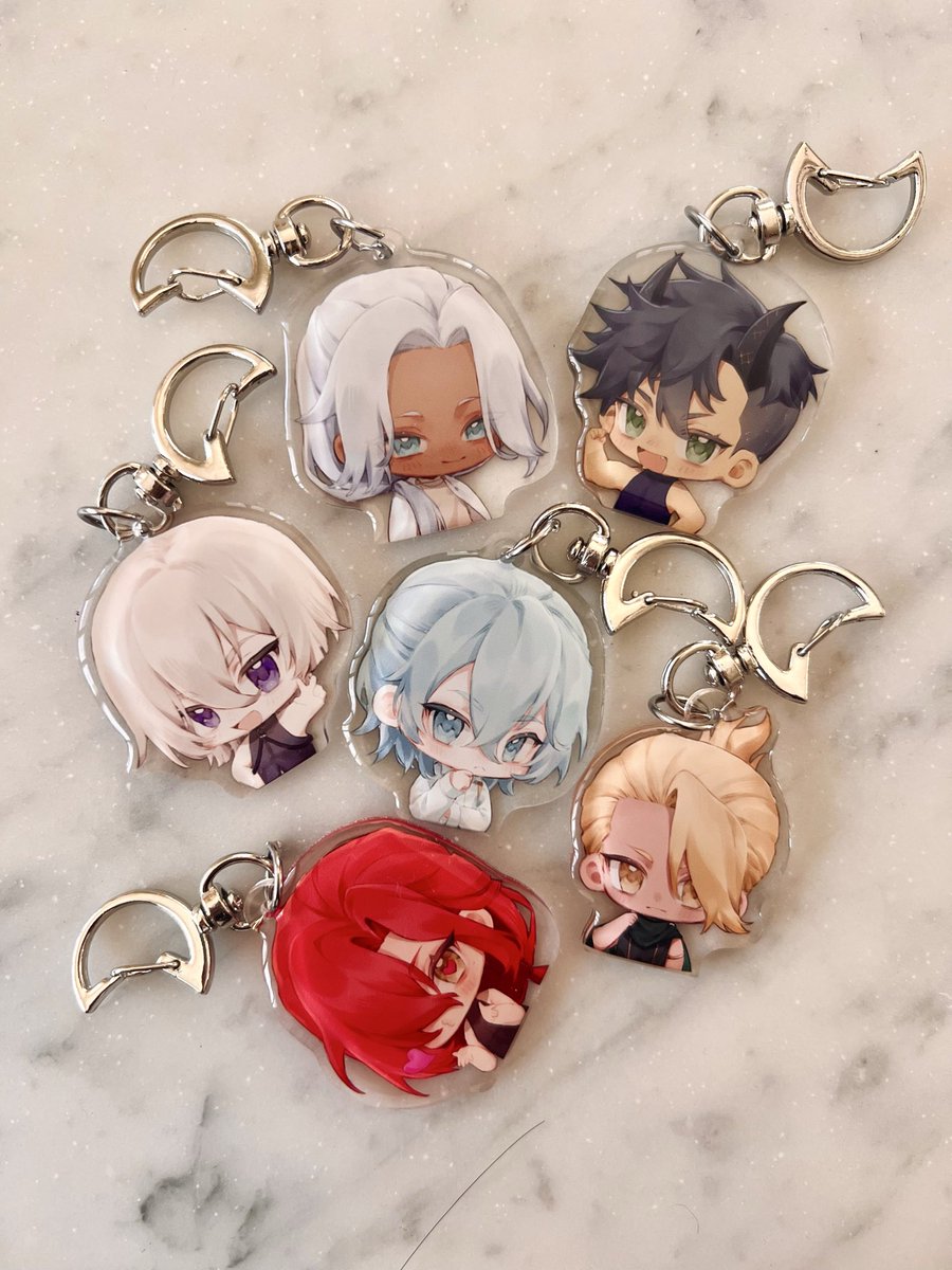 CrescenceStudio's tweet photo. ✨ GIVEAWAY TIME ✨

Brand new merch?! Alaris comes out in One Week and to celebrate we're giving away one full set of our new keychains and a copy of the full game 🌙

How to enter:
☀️ Retweet and follow  
☀️ Extra entry: Comment which keychain is your favorite! 

Ends July 16 https://t.co/AFhf3GqUUw