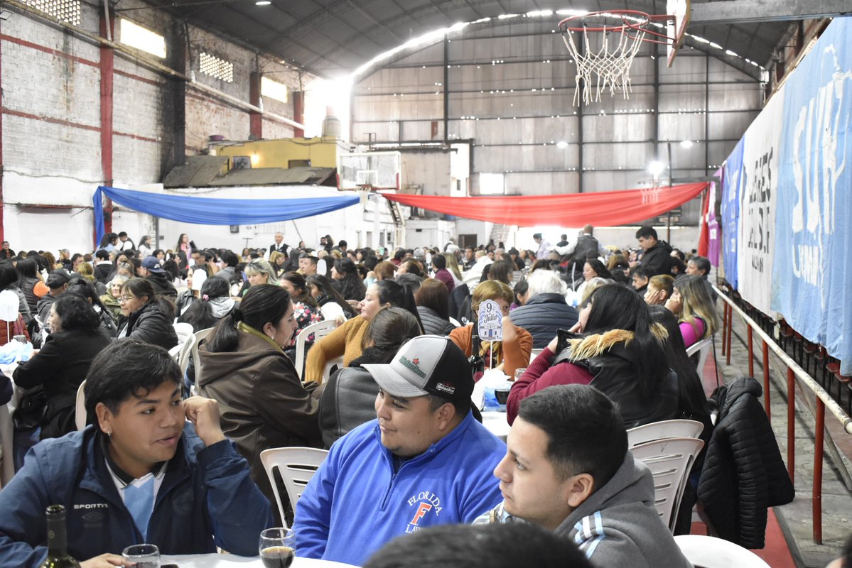 FEDEMASSOTUC's tweet photo. Vivimos una jornada especial. Junto a organizaciones hermanas y militantes de la provincia compartimos un #LocroPatrio para celebrar nuestra Independencia. No fue un acto más: fue un encuentro para reafirmar que estamos unidos y preparados para enfrentar los tiempos difíciles. https://t.co/Mja1UjqvAt