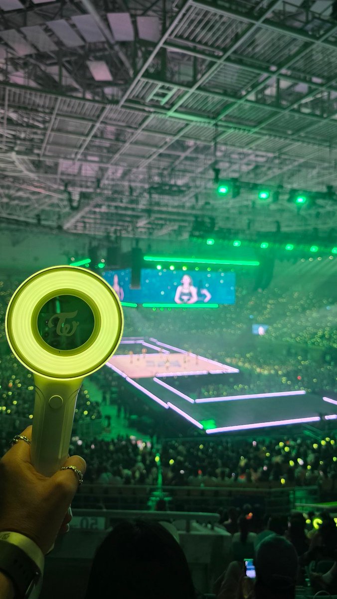 yourstruly75207's tweet photo. #twice_thisisfor_world_tour_finale_in_seoul https://t.co/Z1WvNCnYqQ