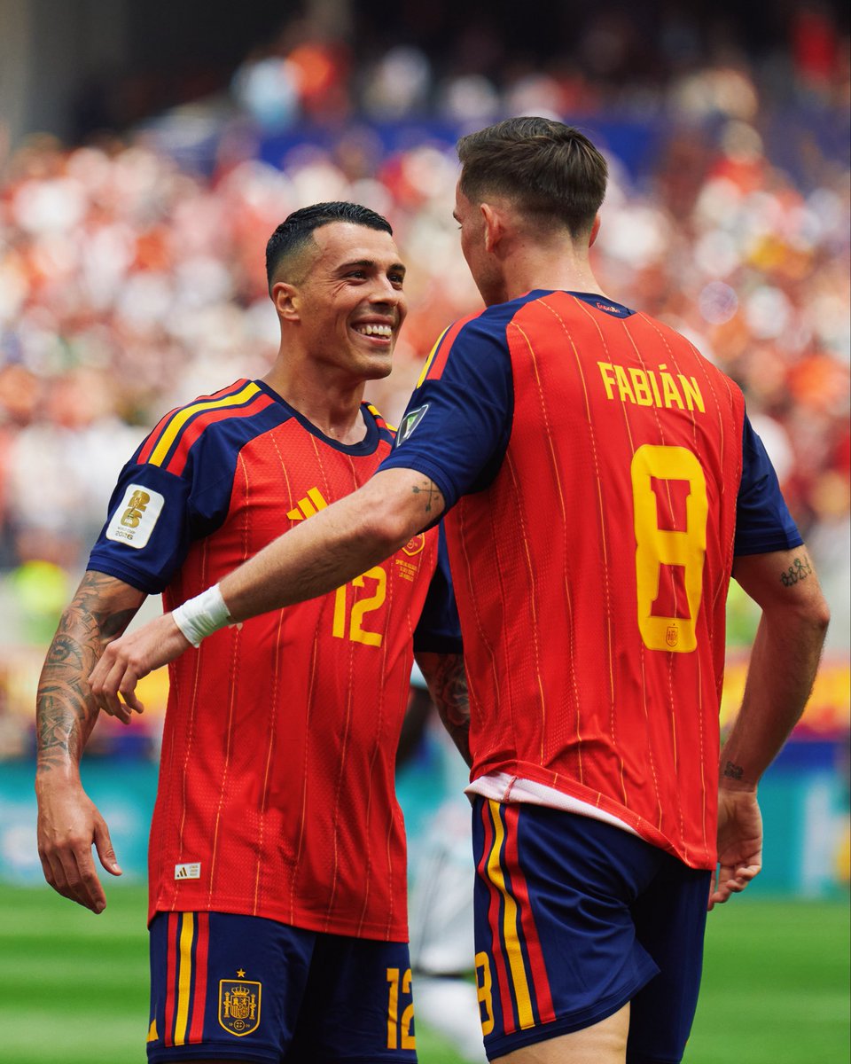 FabianRP52's tweet photo. No dejamos de creer 🇪🇸💪 
🔜 SEMIS https://t.co/AdGfoOqMHi