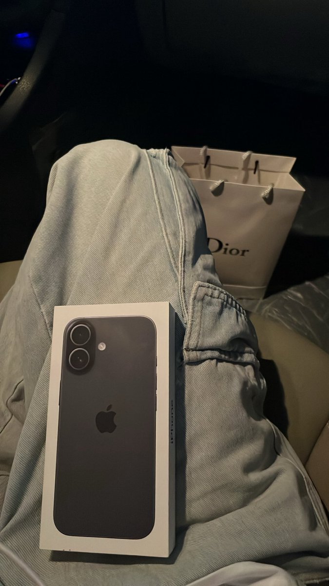 eJxloo's tweet photo. مافيه مبروك ال١٧ يا كلااب https://t.co/h2f0eQocxz