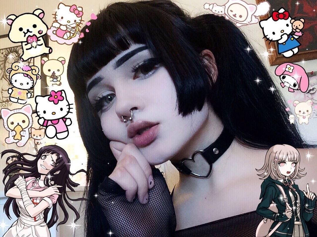 awaiting_you's tweet photo. i kind of miss when ppl would put a ton of picsart stickers on their selfies like this https://t.co/Cky7hgCIlA