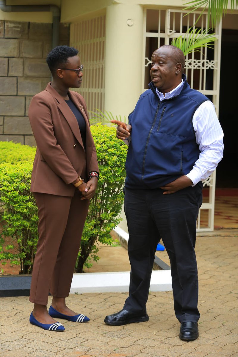 046TRUE's tweet photo. “If i am ever given the honor and priviledge to serve this country in office ,i pledge that i will not let you my fellow kenyans down
You will see a government of efficiency ,integrity  and service “ -Dr. Fred Matiang’i
#mrfixit
Fridah for Fred🇰🇪 https://t.co/NzDc5OgBoq