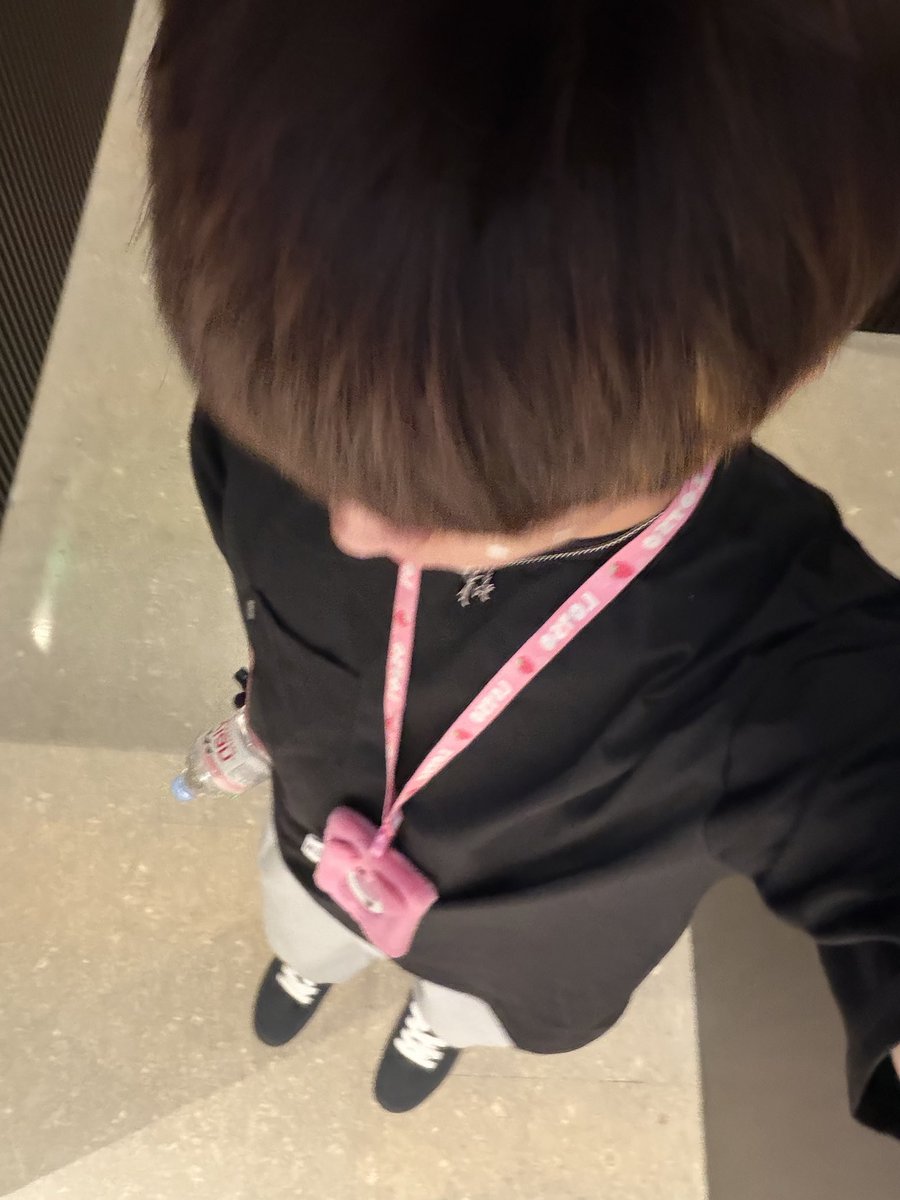 heyitssmarti's tweet photo. I love my lanyard😎 https://t.co/2oMDYmFg2Z
