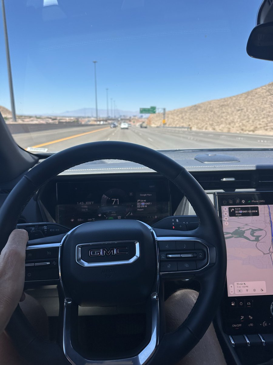 Dschrempf's tweet photo. Made it to sin city. From 112 to 110 degrees. 🔥 https://t.co/VKj41z05nV