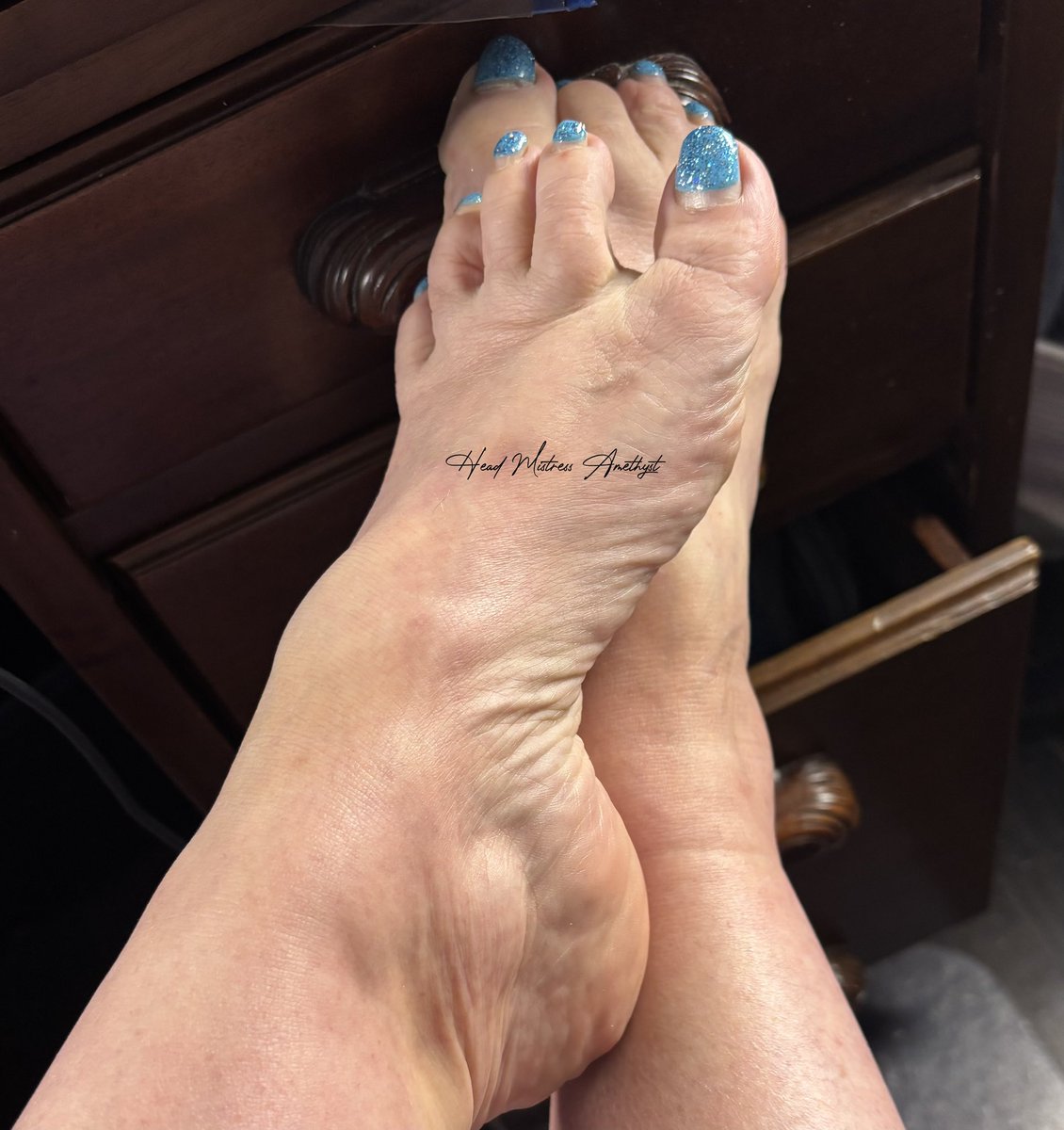 MistressAme's tweet photo. Relaxing https://t.co/aInuSixfK3
