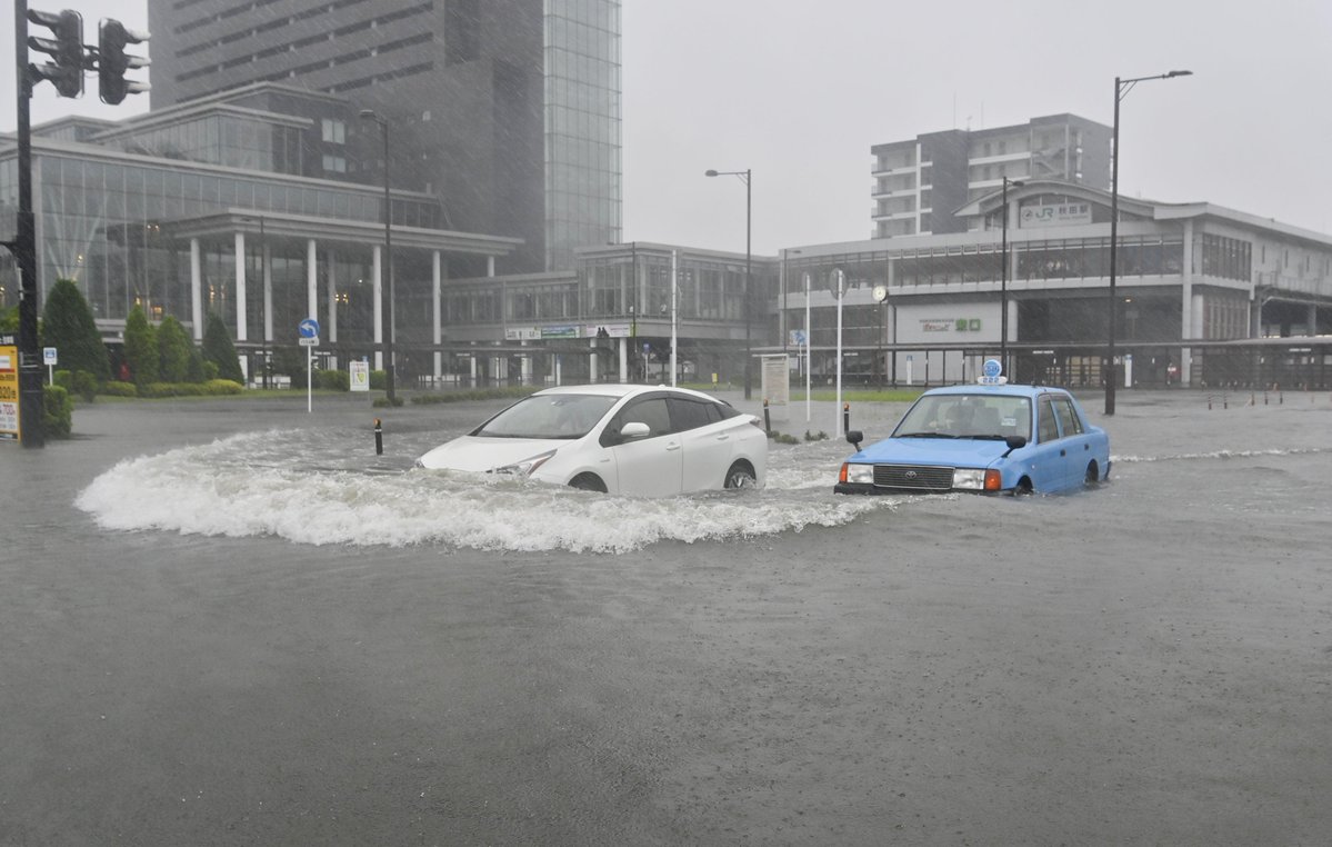 mslaml20451025's tweet photo. ３年前の梅雨前線の災害。明日の大雨は気をつけましょう☔🌊⚠️ https://t.co/W7rxWXwN89