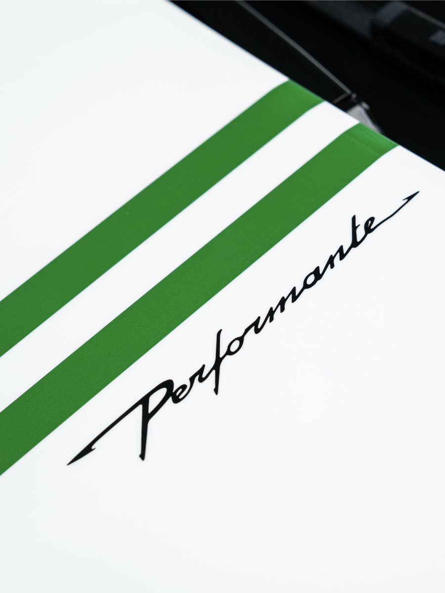 duPontREGISTRY's tweet photo. 2018 Lamborghini Huracán Performante, now live on duPont REGISTRY Live with no reserve.

Finished in Bianco Monocerus over Nero Ade Alcantara with Verde Fauns accents, this Huracán Performante shows just 4,631 miles.

https://t.co/yysD1uch8V https://t.co/ldoUahzMsG