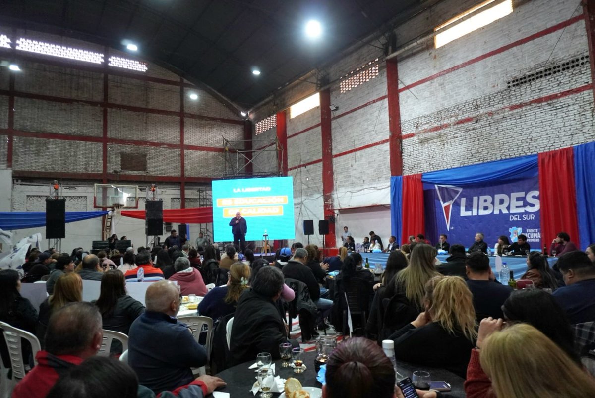 FEDEMASSOTUC's tweet photo. Venimos de hace mucho tiempo construyendo la idea de tener una Argentina que soñaron nuestros próceres. Y esa Argentina es diametralmente opuesta a la que hoy tenemos a nivel nacional. https://t.co/jLHXMLlj6b