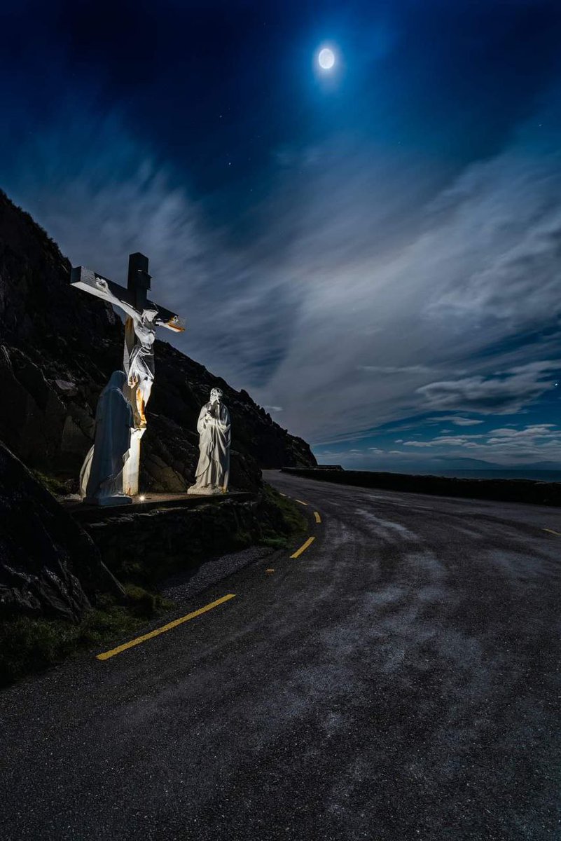 CatholicArena's tweet photo. Jesus Christ 

High King of Ireland https://t.co/s5EicXIJ7x