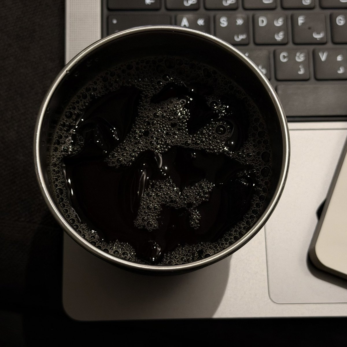 eleeu_'s tweet photo. Alone, with thoughts and coffee ☕️ https://t.co/LAYwjE5WhI