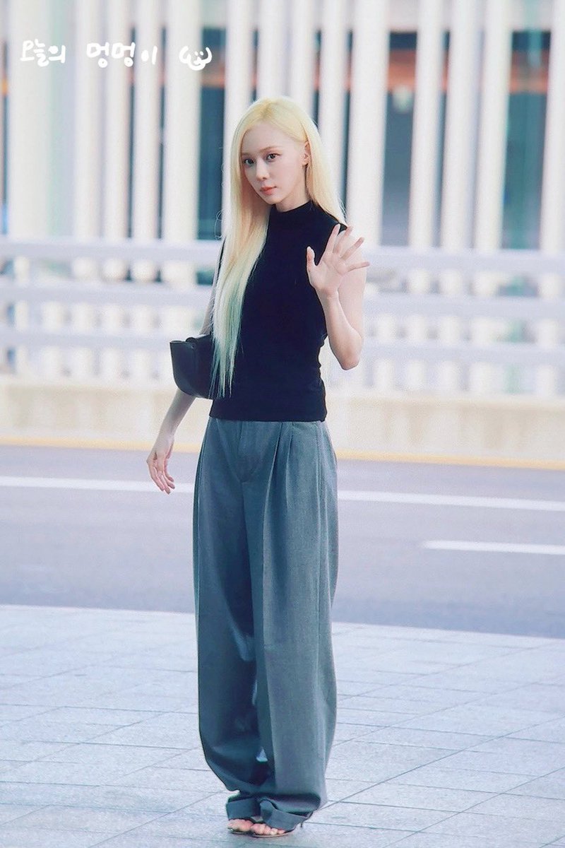 VirginSnow0101's tweet photo. 260711 ICN

#WINTER #윈터
#aespa #에스파 https://t.co/sG2UHY3YKl