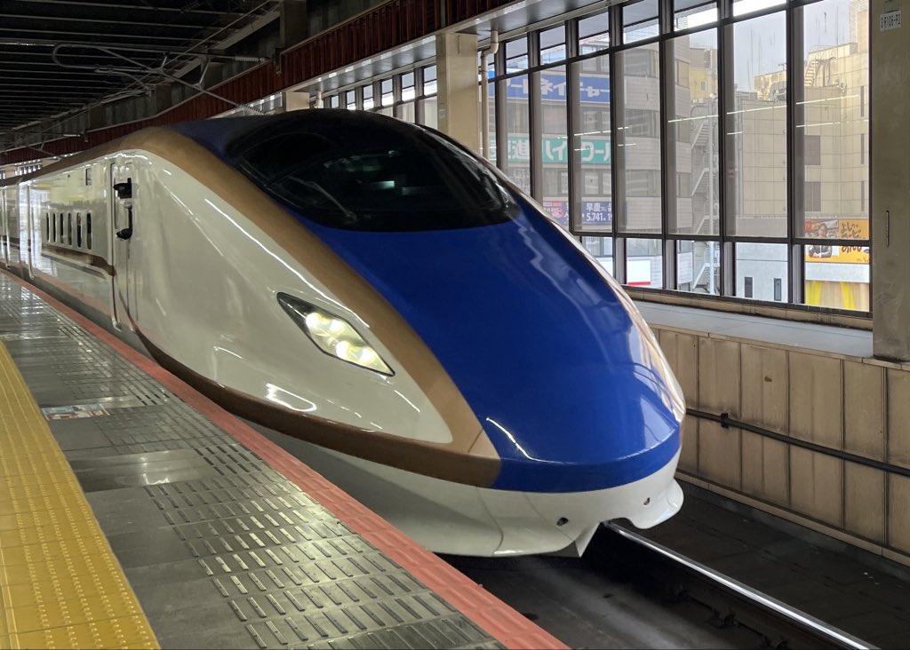 TRITON_Extreme's tweet photo. 日帰りだけど、久しぶりのお出掛けです　この新幹線E7？に乗るのも初めてです https://t.co/f4yaK3ofxc