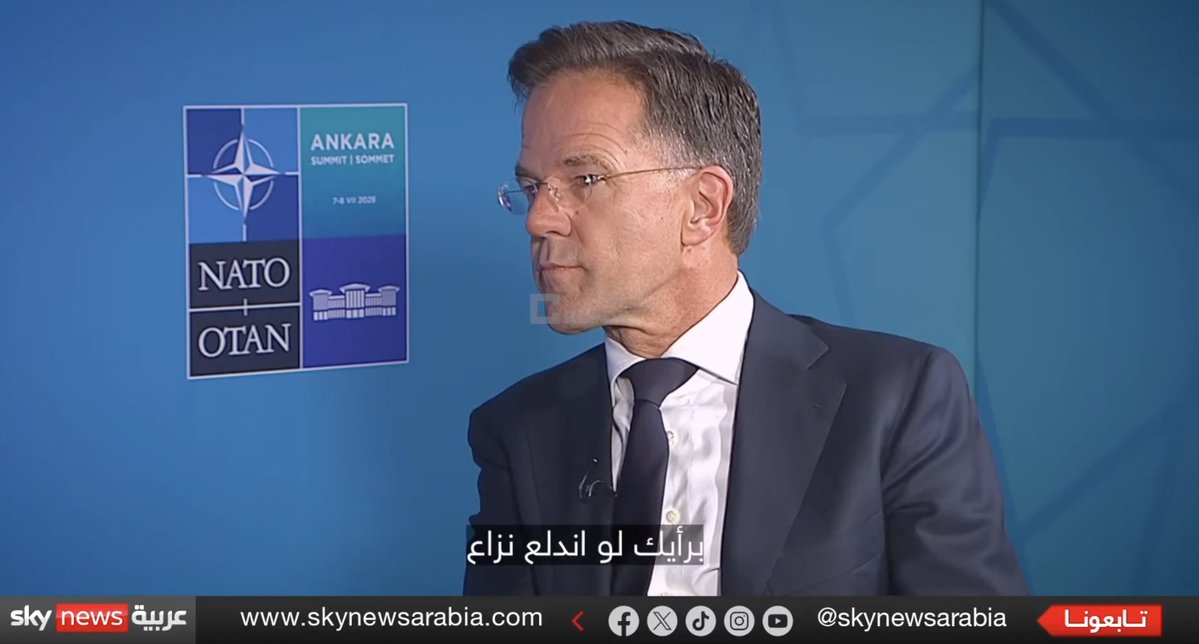 paolomossetti's tweet photo. Giornalista: «Se si verificasse un conflitto tra Turchia e Israele in Siria, ad esempio, ciò attiverebbe l'articolo 5?»

Rutte: «Il presidente Erdogan è un presidente estremamente saggio.  È in questo ruolo da anni, e eviterà di trovarsi in una situazione che sfugge al controllo». 

Giornalista: «E se Netanyahu rendesse un conflitto inevitabile?»  

Rutte: «Non speculiamo su ciò che potrebbe accadere. Non dimentichiamo il 7 ottobre 2023. L'orribile attacco di Hamas contro Israele».

Sempre più una caricatura. 

(@skynewsarabia)