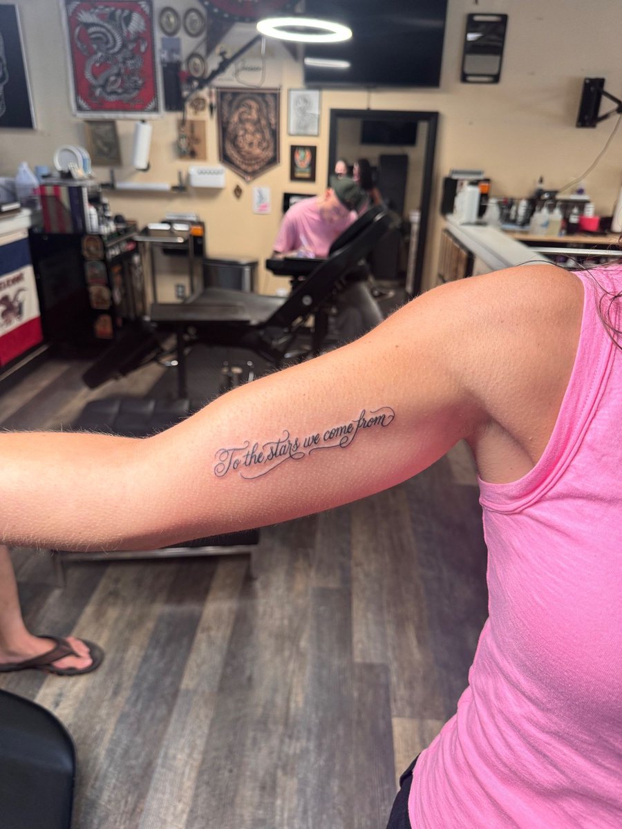 BurnedHeartsTat's tweet photo. Getting inked with precision and passion 💉✍️
This tattoo was done by tattoo artist Holly (@hollyannarenee) at Burned Hearts Tattoo in Columbus, Ohio.
#hollytattoo #letteringtattoo #tattoo #tattooartist #tattoooftheday #columbustattoo #ohiotattoo #columbusohio #burnedhearts https://t.co/9XsyoeDNzt