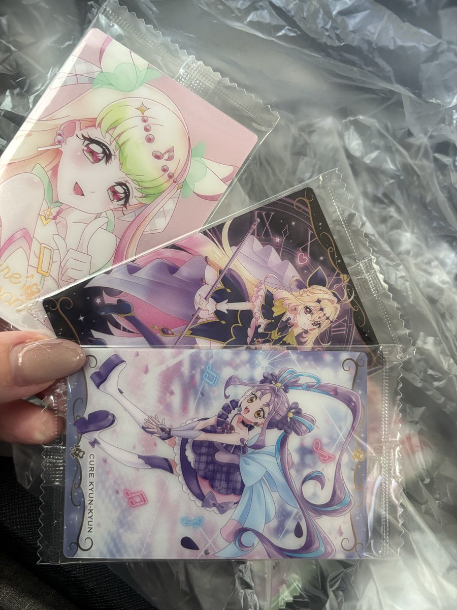 cure_coco_y's tweet photo. もらったウエハースの引きが良すぎた https://t.co/EoIX3Y50MK