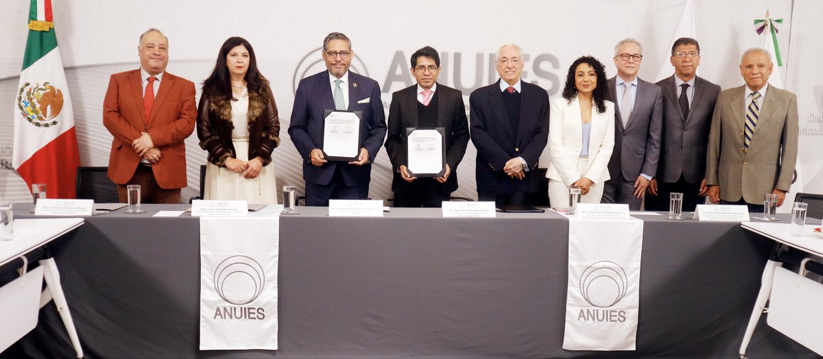 isapeducacion's tweet photo. ¡Un paso histórico para la profesionalización en México! 🤝
La ANUIES (@ANUIES), encabezada por el Dr. Luis González Placencia, Secretario General Ejecutivo, y el INAP (@inap_mx), liderado por su presidente, el Dr. Eber Betanzos Torres, formalizaron una alianza estratégica que une la experiencia universitaria con la especialización en gestión gubernamental, impulsando la excelencia en el servicio público desde el nivel municipal hasta el federal.

Sobre este acuerdo, nuestro presidente, el Dr. Rafael Enrique Valenzuela Mendoza (@RafaelVzlaM), señaló: "Esta firma refrenda el interés de sumar nuestras fortalezas para poner a dialogar a la academia con la práctica administrativa, construyendo una nueva etapa para el sistema INAP de la mano de la ANUIES". Este convenio es clave para fortalecer la educación continua en Sonora y en todo el país, garantizando mejores capacidades profesionales para quienes transforman nuestra administración pública. 🏛️✨

Son 36 años formando líderes para el futuro
#ISAP #AdministraciónPública #Innovar #Preservar #Transformar