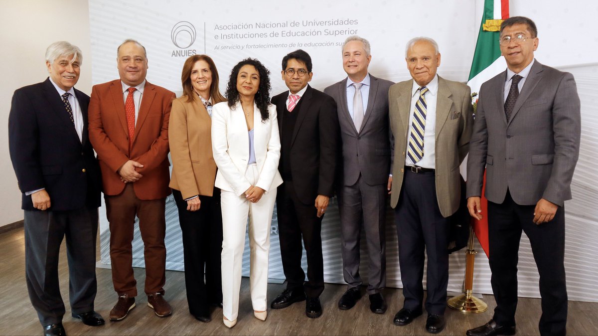 isapeducacion's tweet photo. ¡Un paso histórico para la profesionalización en México! 🤝
La ANUIES (@ANUIES), encabezada por el Dr. Luis González Placencia, Secretario General Ejecutivo, y el INAP (@inap_mx), liderado por su presidente, el Dr. Eber Betanzos Torres, formalizaron una alianza estratégica que une la experiencia universitaria con la especialización en gestión gubernamental, impulsando la excelencia en el servicio público desde el nivel municipal hasta el federal.

Sobre este acuerdo, nuestro presidente, el Dr. Rafael Enrique Valenzuela Mendoza (@RafaelVzlaM), señaló: "Esta firma refrenda el interés de sumar nuestras fortalezas para poner a dialogar a la academia con la práctica administrativa, construyendo una nueva etapa para el sistema INAP de la mano de la ANUIES". Este convenio es clave para fortalecer la educación continua en Sonora y en todo el país, garantizando mejores capacidades profesionales para quienes transforman nuestra administración pública. 🏛️✨

Son 36 años formando líderes para el futuro
#ISAP #AdministraciónPública #Innovar #Preservar #Transformar