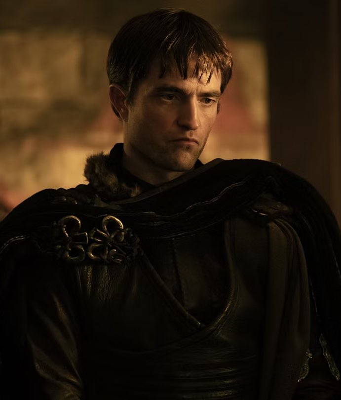 DiscussingFilm's tweet photo. Robert Pattinson explains why he has loved playing villains in ‘THE ODYSSEY’ and ‘DUNE: PART 3’.

 “I like lowering people’s expectations; that’s always my favorite, that’s always my place to be. Undersell and overdeliver, that’s my motto.”

(Source: https://t.co/yVtCMMKunY) https://t.co/2e8NU8ppES