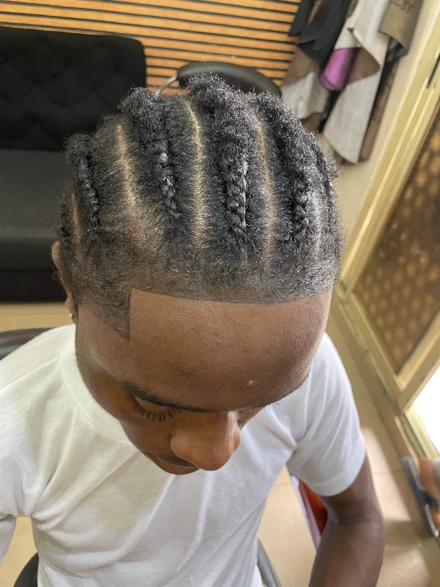 GoodyWise_1's tweet photo. Your Next Fresh Look Starts at GoodyWise Cutz. π
#GoodyWiseCutz #BarberShop #CleanFade https://t.co/fGKCycsr2G