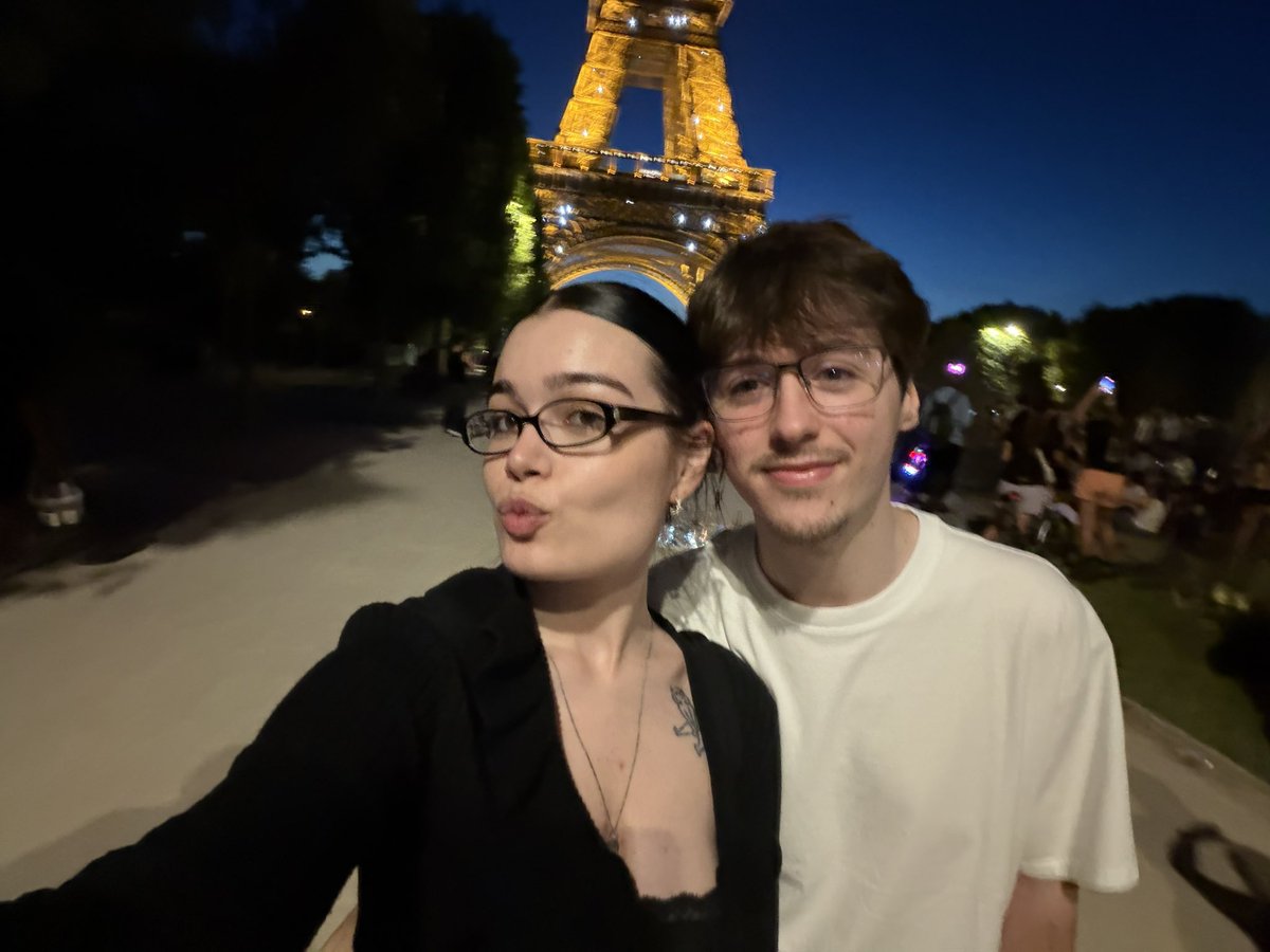 carterGK0's tweet photo. paris ❤️ https://t.co/4QzLFFqcjf