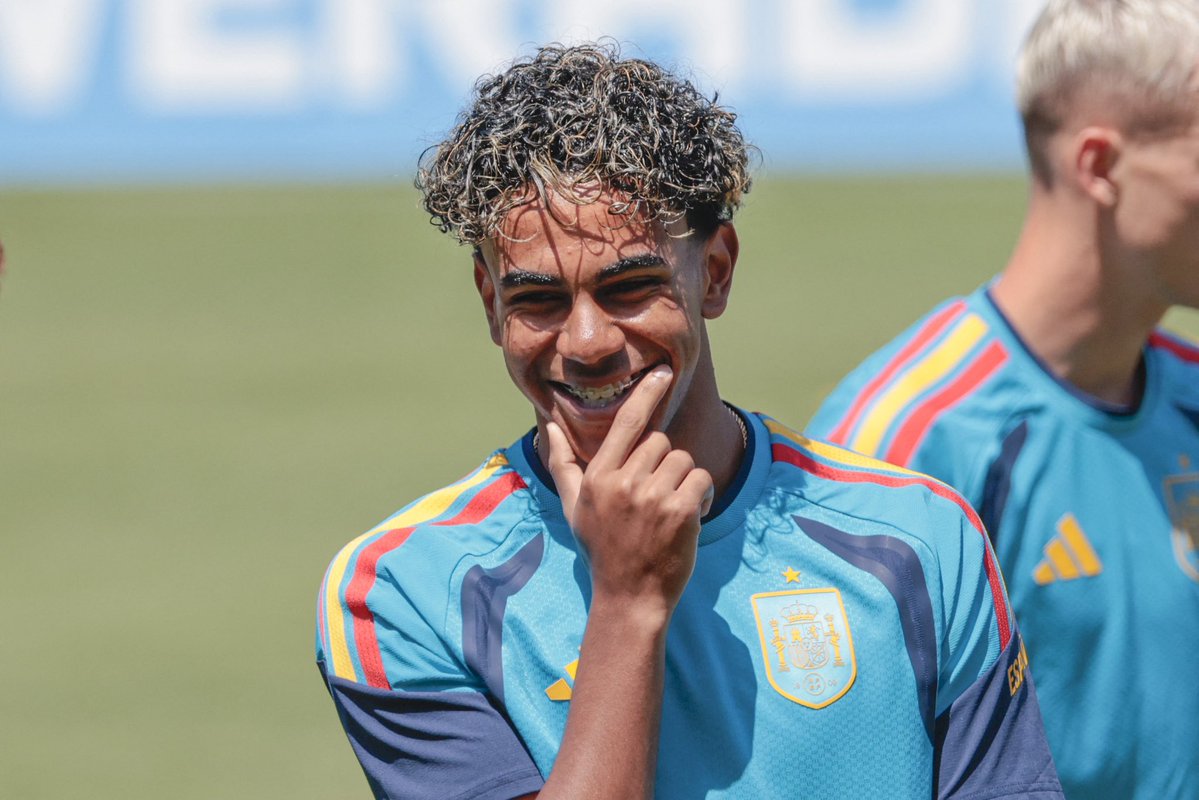 _BeFootball's tweet photo. 🚨 LAMINE YAMAL 🇪🇸 ENCORE UNE FOIS 🥱 : « ON N’A PAS PEUR DE LA FRANCE 🇫🇷❌. ON LES A BATTUS DEUX FOIS. » https://t.co/xRz8KZuNSt
