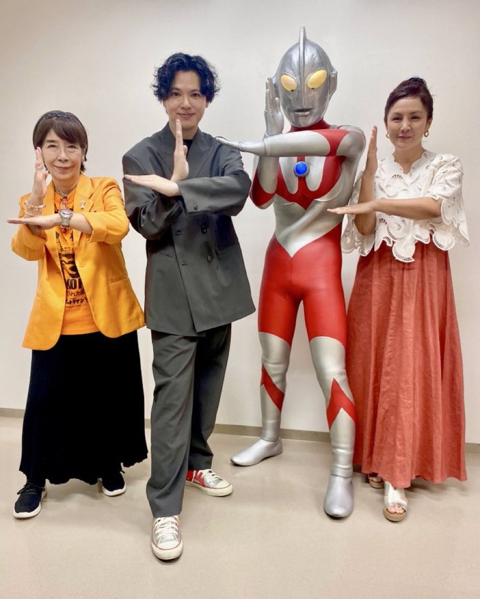 roko_sakurai's tweet photo. 🤲おはようございます🤲
‼️ウルトラマンの日in杉並公会堂‼️ウルトラマン前夜祭上映&amp;トークショー‼️
💕黒部さんが愛してやまない吉本多香美ちゃんとのトーク💕楽しかったです💕
いらして下さいました皆様、有難うございました🙇🙇🙇 https://t.co/bJ3bRWa05k