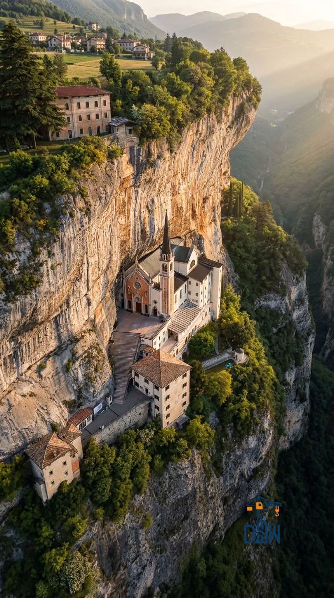 BajaPatakP's tweet photo. Sanctuary of Madonna della Corona 🇮🇹 https://t.co/OemeRw1Zhr