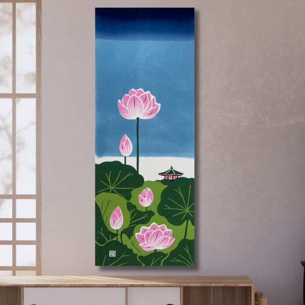 7月12日頃は、七十二候のひとつ「蓮始開」。 蓮の花が咲き始める頃を