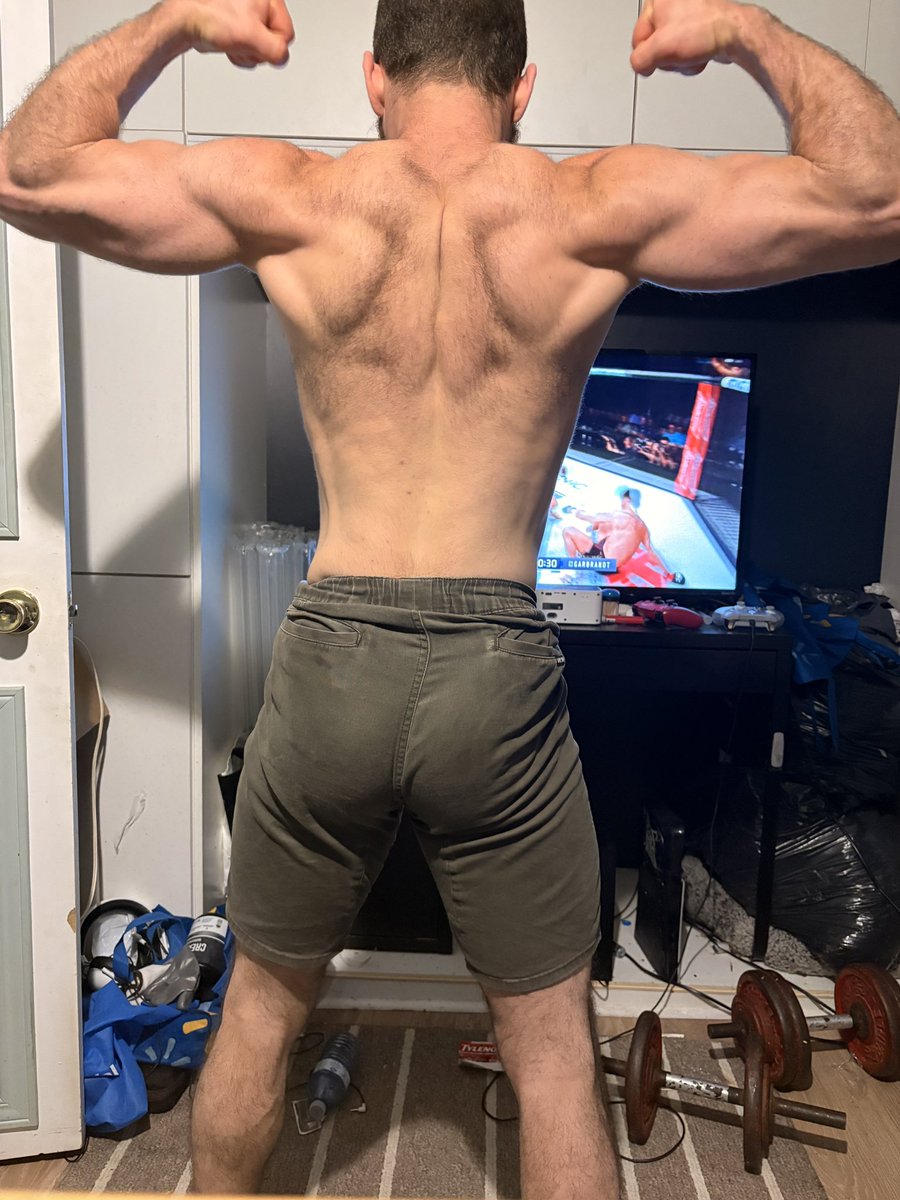 maxxatron's tweet photo. Doing my glam shots 😎
#fitness #gym #pose #neat https://t.co/uCUS3l7sg2